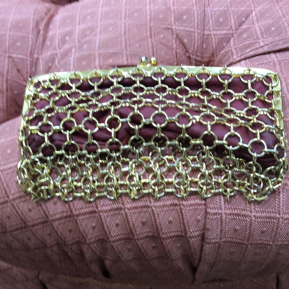 Makeup bag? Little wallet?